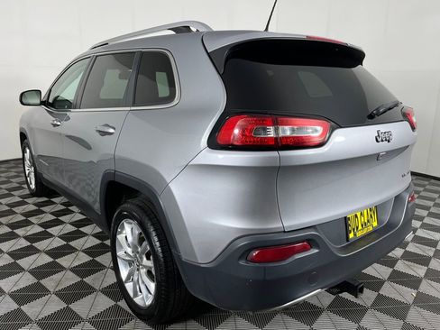 Used 2016 Jeep Cherokee Limited image 8