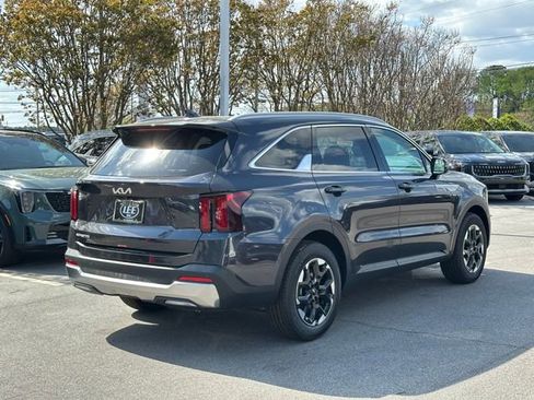 New 2026 Kia Sorento S image 3