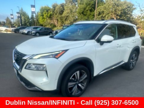 Used 2023 Nissan Rogue SL w/ SL Premium Package FWD image 2