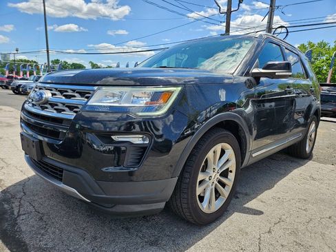 Used 2018 Ford Explorer XLT w/ Equipment Group 202A AWD/4WD image 1