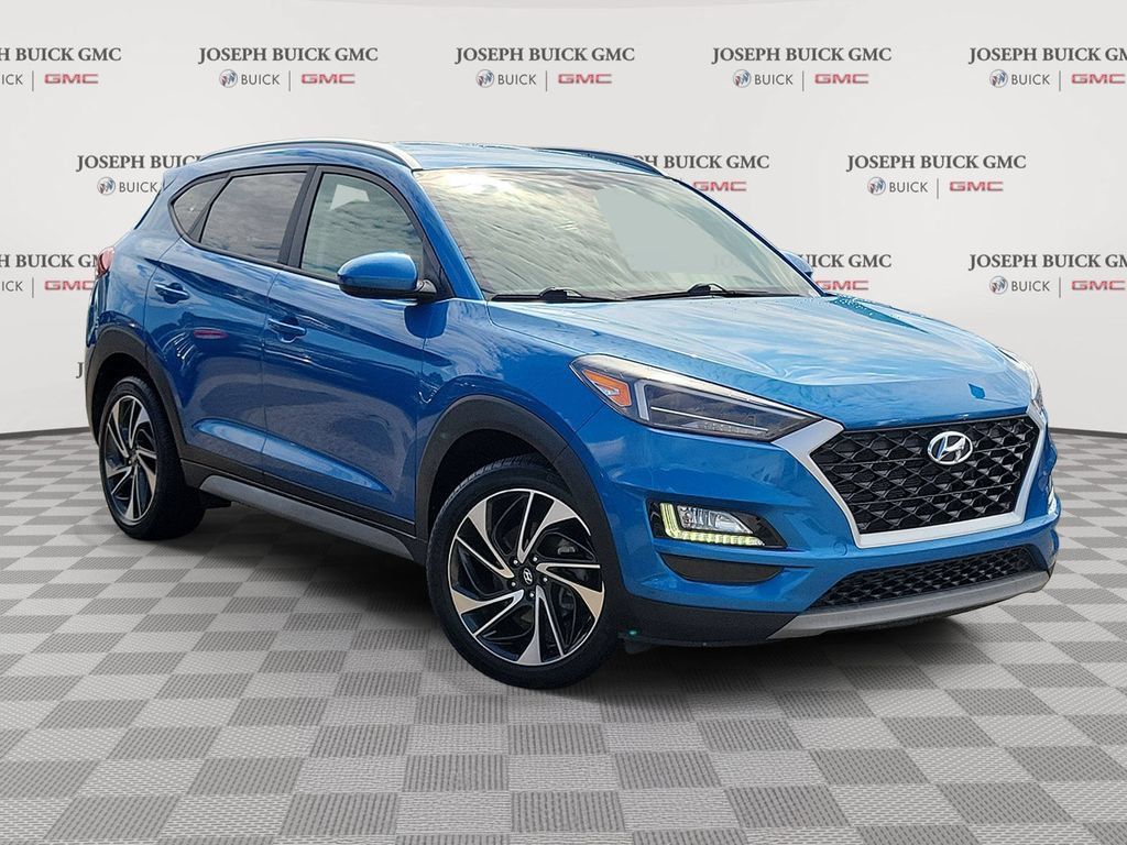 Used 2021 Hyundai Tucson Sport FWD image 1