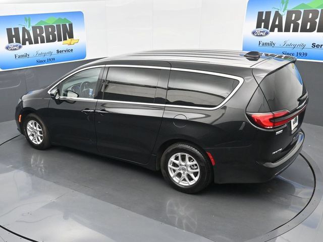 Used 2024 Chrysler Pacifica Touring-L FWD image 24