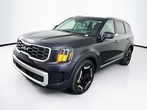 Used 2025 Kia Telluride S FWD image 3
