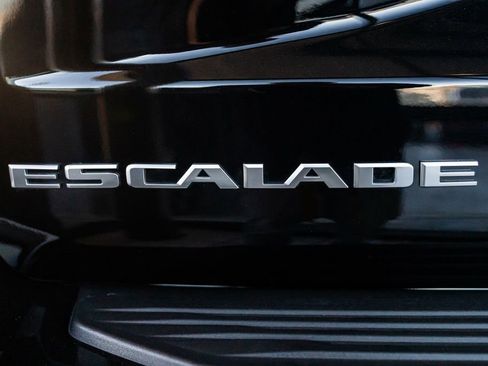 Used 2025 Cadillac Escalade Premium Luxury AWD/4WD image 49