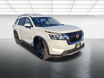 Used 2025 Nissan Pathfinder SL w/ SL Premium Package