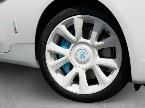 Used 2019 Rolls-Royce Wraith RWD image 8