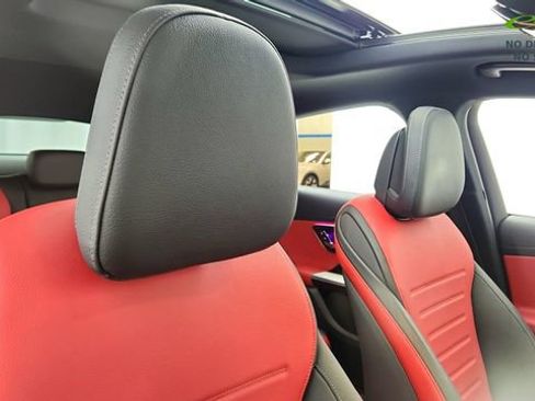 Used 2024 Mercedes-Benz GLC 300 4MATIC image 24