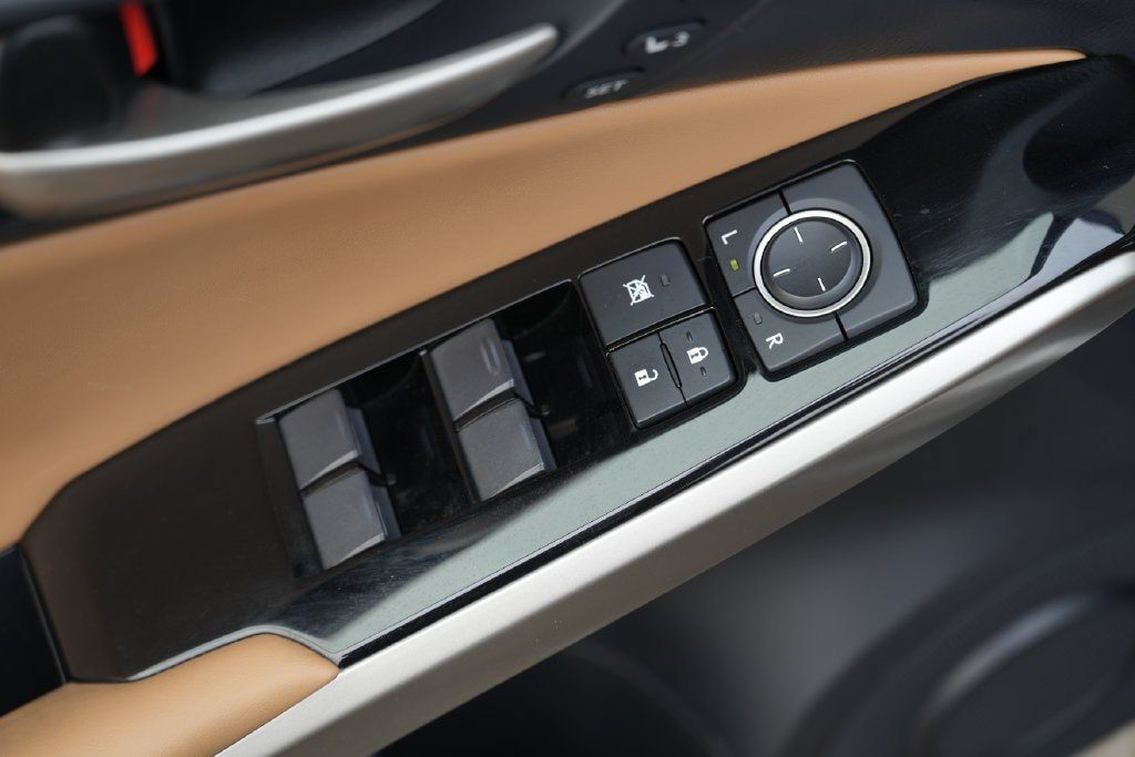 Used 2018 Lexus IS 300 AWD w/ Comfort Package image 20