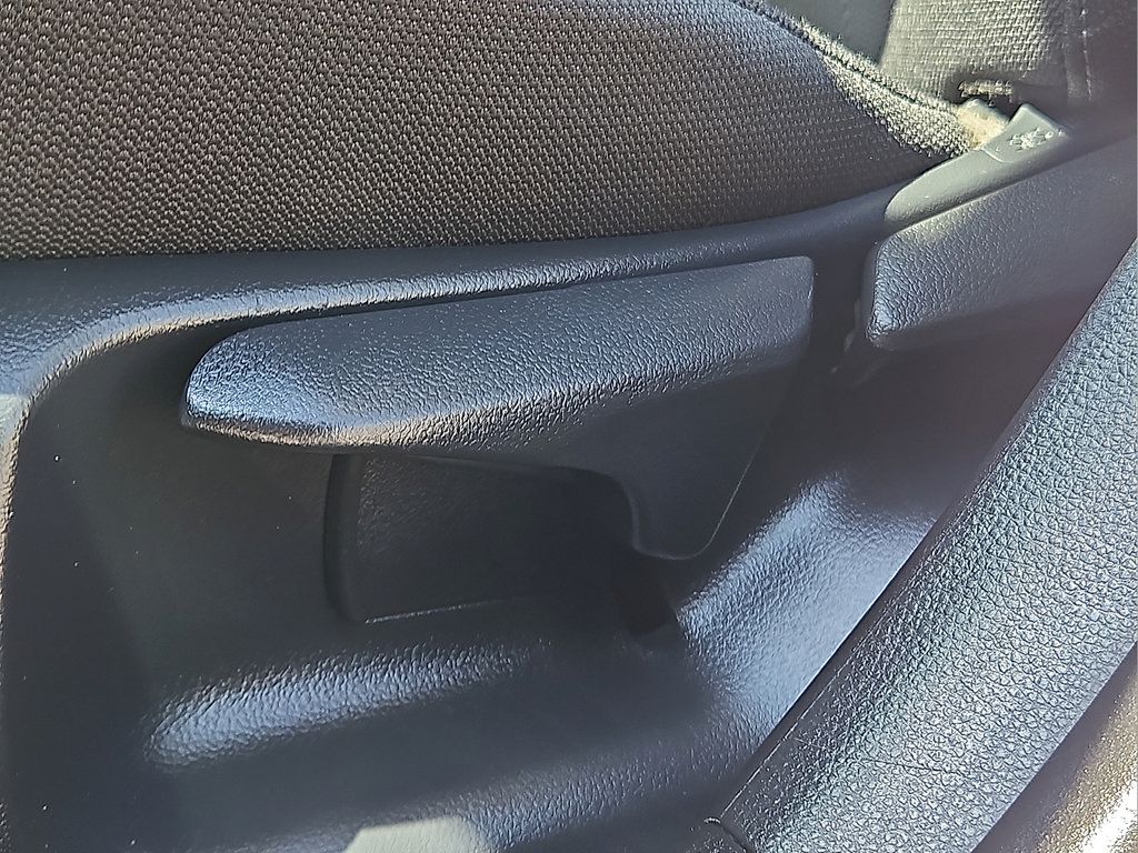 Used 2025 Toyota Corolla LE FWD image 18