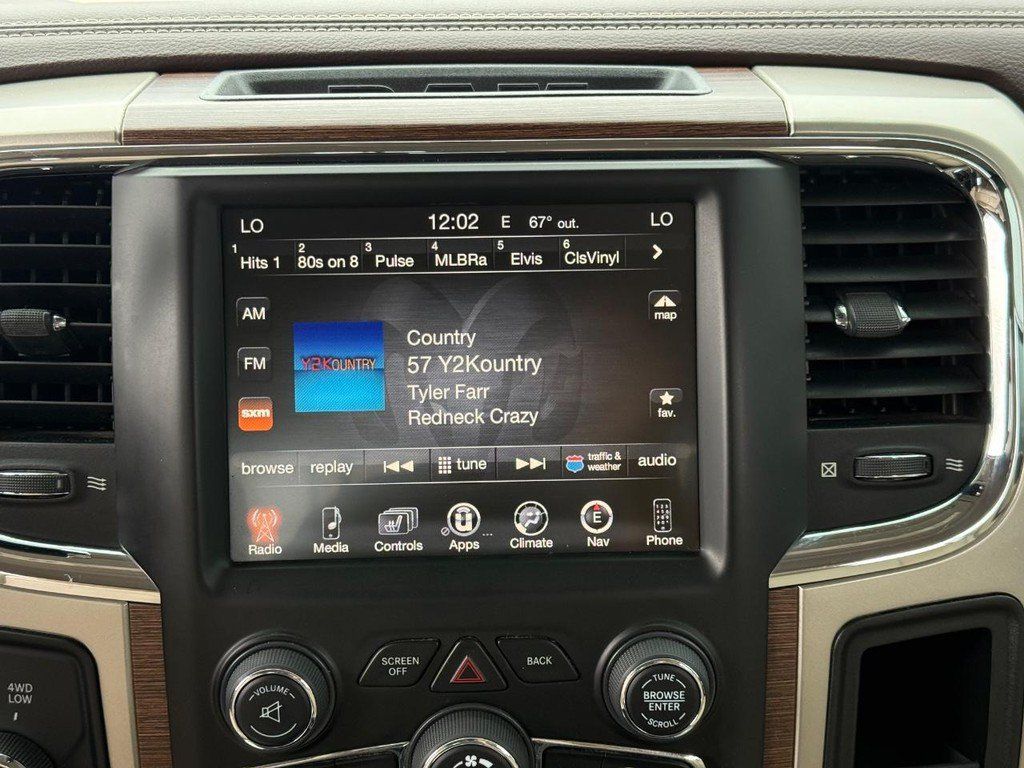 Used 2015 RAM 3500 Laramie w/ Convenience Group AWD/4WD image 14