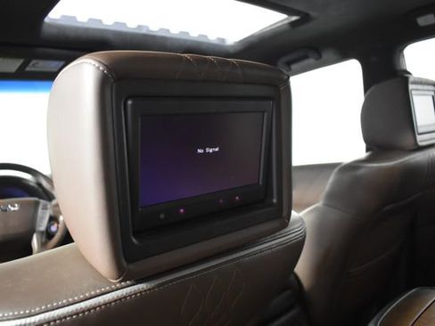 Used 2017 INFINITI QX80 Limited w/ All Season Package image 32