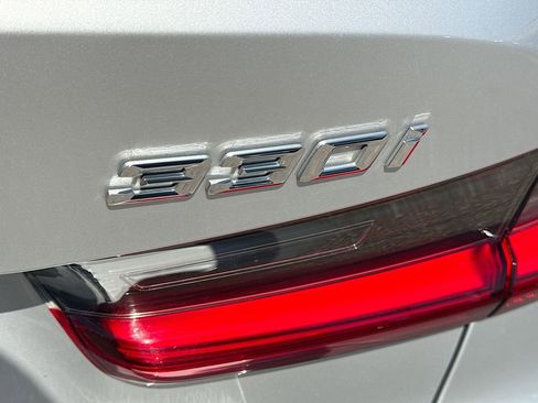 Used 2019 BMW 330i Sedan w/ Premium Package RWD image 11