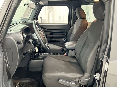Used 2018 Jeep Wrangler Sport image 17