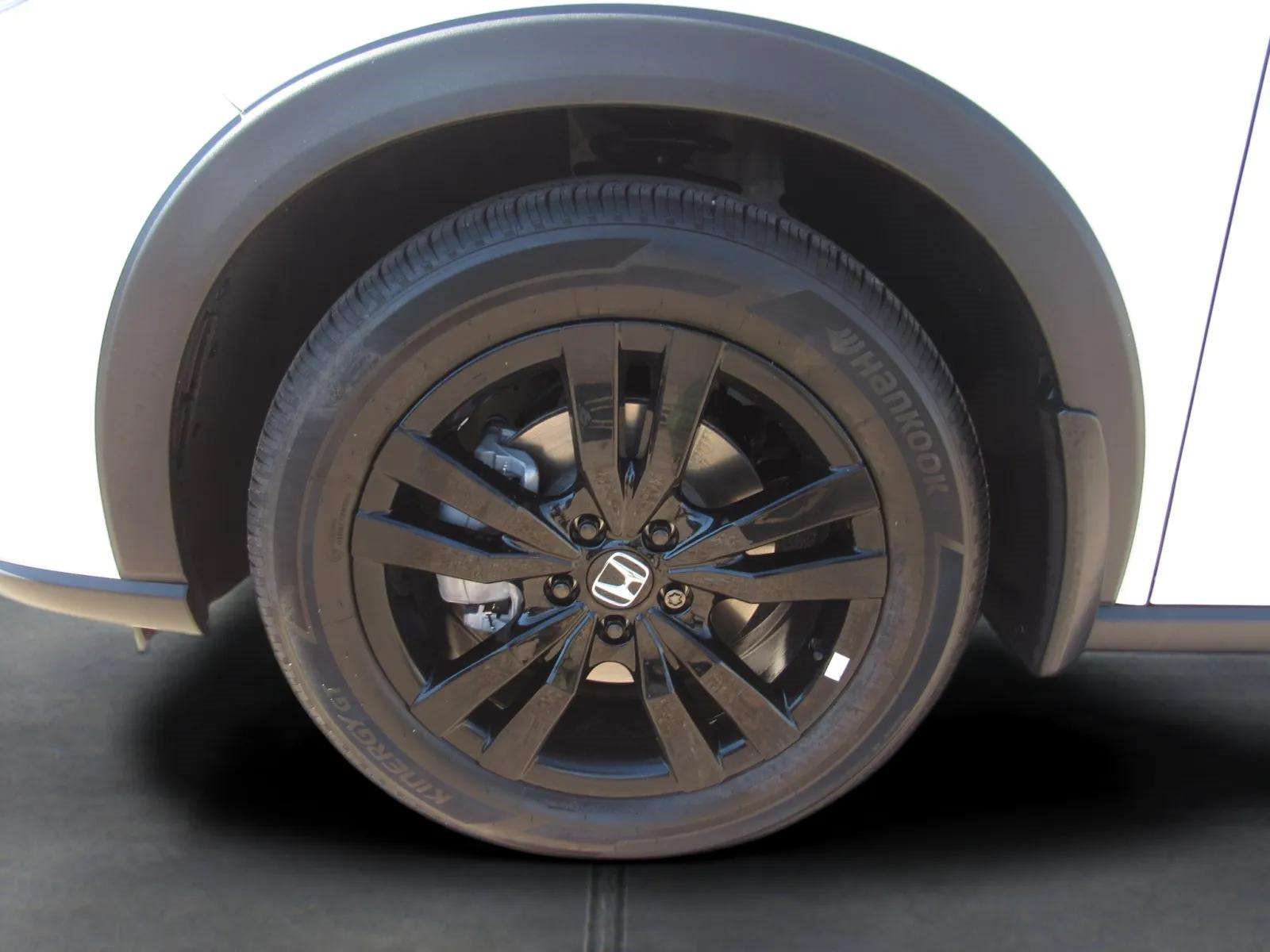 Certified 2027 Honda HR-V Sport image 4