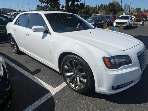 Used 2014 Chrysler 300 S RWD image 8