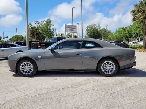 New 2025 Dodge Charger Daytona R/T w/ Sun & Sound Package AWD/4WD image 7