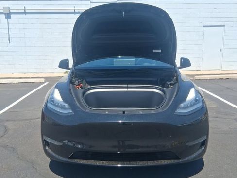 Used 2023 Tesla Model Y Long Range AWD/4WD image 5