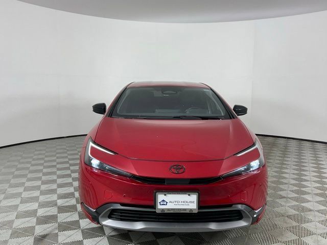 Used 2025 Toyota Prius XLE FWD image 4