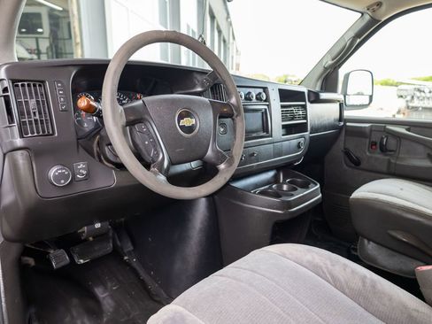Used 2014 Chevrolet Express 3500 image 9