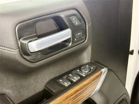 Used 2021 Chevrolet Silverado 1500 High Country w/ Technology Package image 17