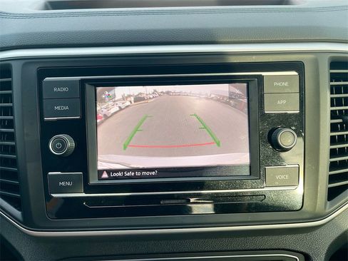 Used 2023 Volkswagen Atlas SE image 13