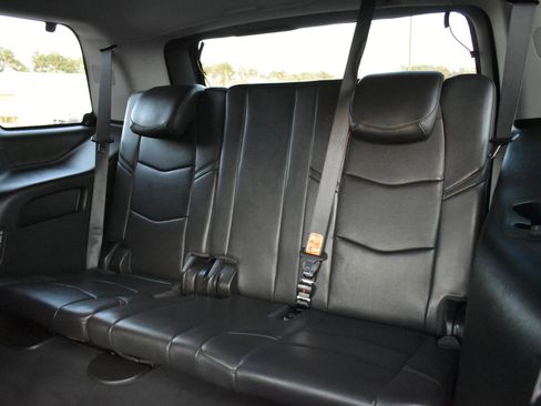 Used 2018 Cadillac Escalade Premium Luxury image 27