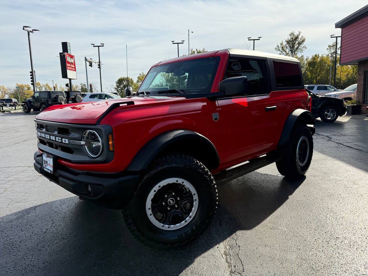 Used 2023 Ford Bronco Big Bend w/ Sasquatch Package AWD/4WD image 3