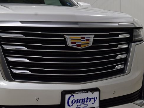 Used 2023 Cadillac Escalade ESV Premium Luxury Platinum w/ Heavy-Duty Trailer Package image 11