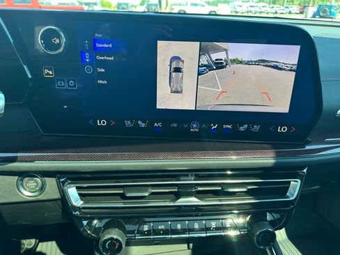 Used 2026 Chevrolet Traverse RS AWD/4WD image 16