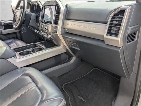 Certified 2022 Ford F350 Platinum w/ FX4 Off-Road Package image 22