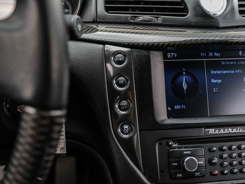 Used 2015 Maserati GranTurismo Sport RWD image 25