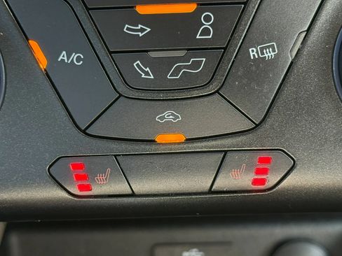 Used 2017 Ford Fusion SE FWD image 38