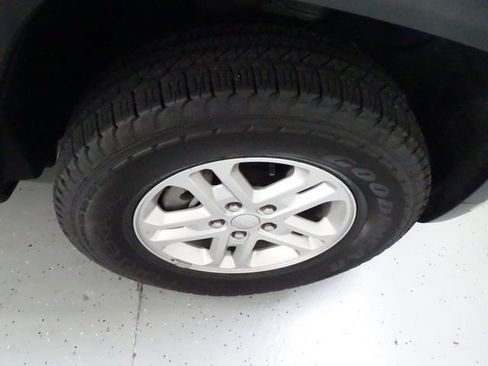 Certified 2024 Jeep Grand Cherokee Laredo AWD/4WD image 27
