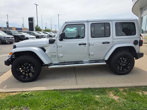 Used 2023 Jeep Wrangler Unlimited Sahara w/ Cold Weather Group AWD/4WD image 8