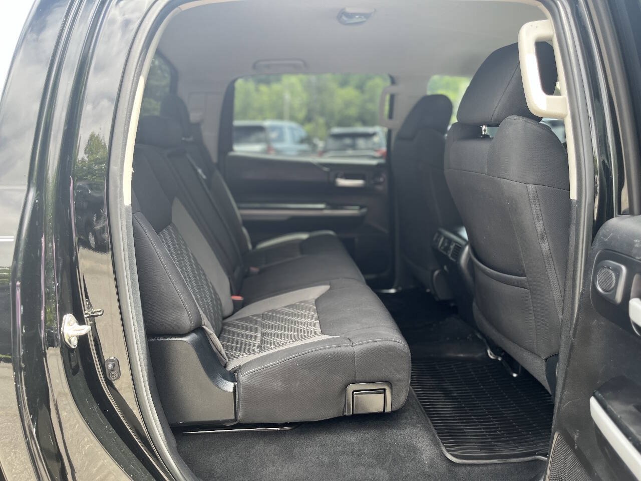 Used 2018 Toyota Tundra SR5 w/ SR5 Upgrade Package AWD/4WD image 15