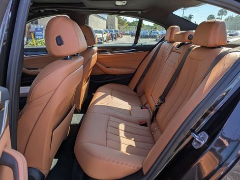 Used 2022 BMW 540i w/ Convenience Package image 12