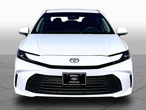 Used 2025 Toyota Camry LE FWD image 4