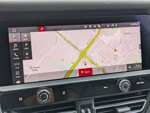 Used 2025 Porsche Macan image 19