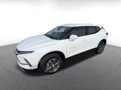 Used 2025 Chevrolet Blazer LT image 8