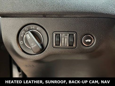 Used 2022 Chrysler 300 S image 36