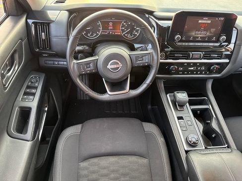 Used 2024 Nissan Pathfinder SV AWD/4WD image 15