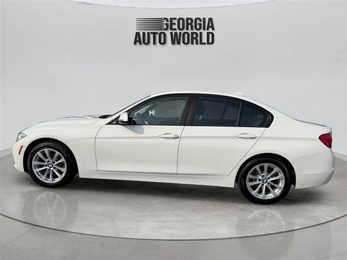 Used 2018 BMW 320i Sedan image 12