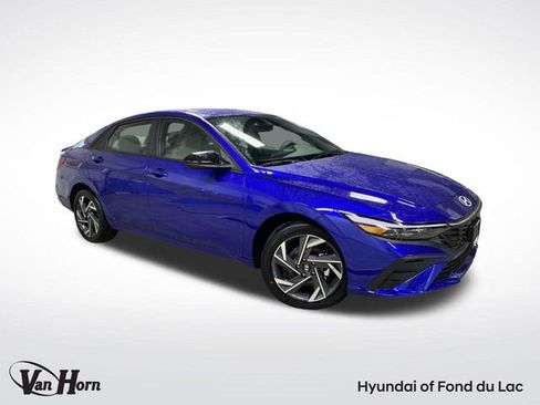 New 2025 Hyundai Elantra SEL image 1