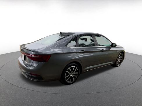 Used 2025 Volkswagen Jetta SE image 16