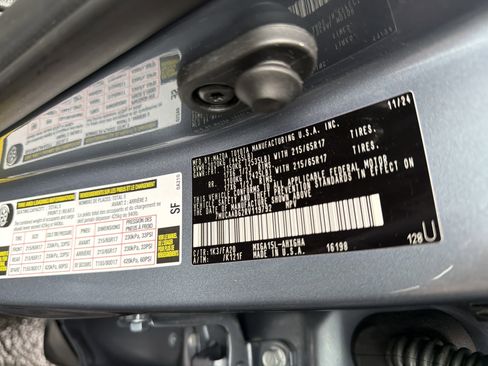 Used 2024 Toyota Corolla Cross LE image 25