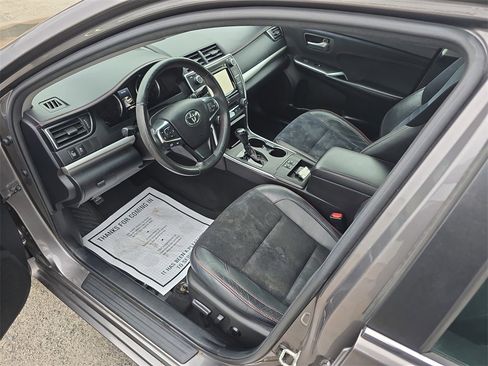Used 2017 Toyota Camry XSE image 13