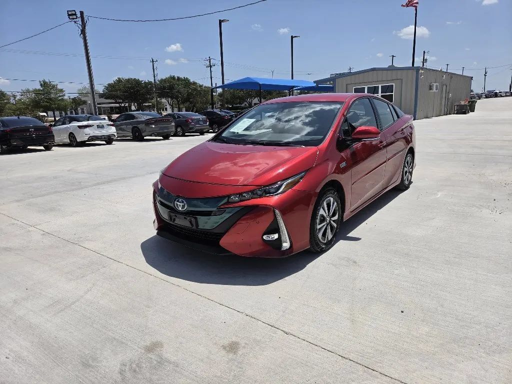 Used 2017 Toyota Prius Prime Advanced FWD image 1