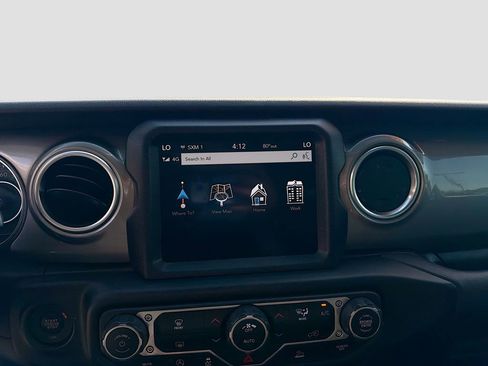 Used 2022 Jeep Wrangler Unlimited Sahara AWD/4WD image 28