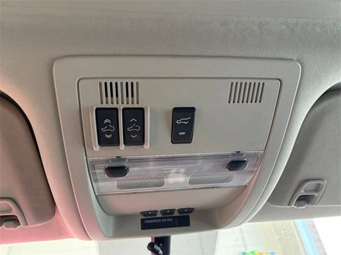 Used 2014 GMC Yukon SLT w/ SLT-2 Equipment Package image 19