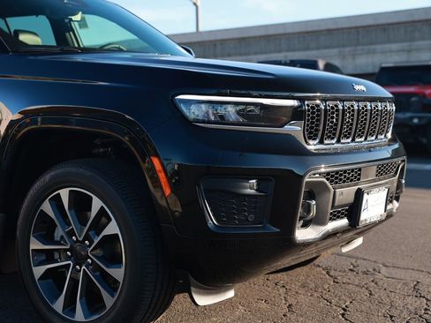 New 2025 Jeep Grand Cherokee Overland image 7